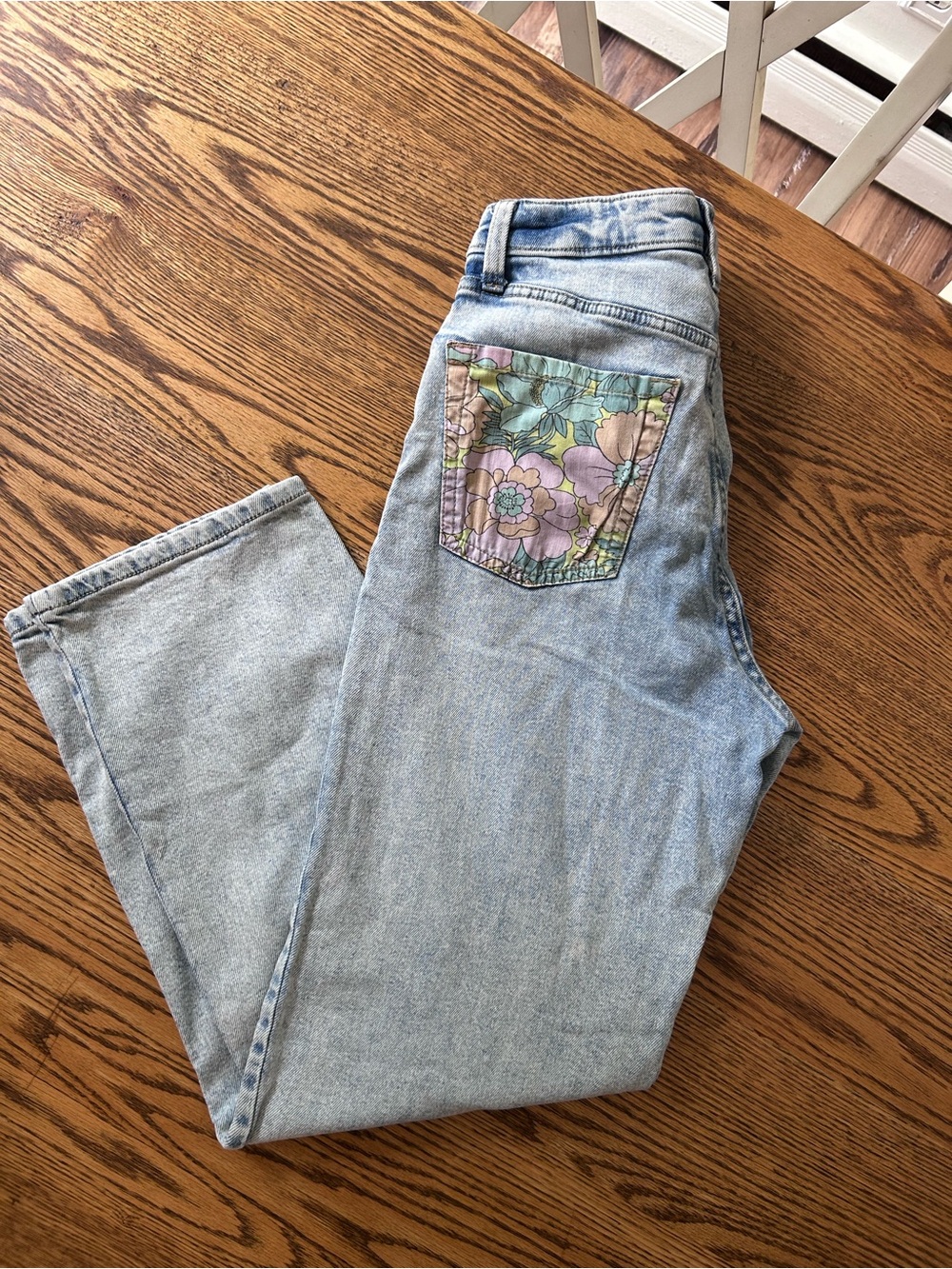 Wild Fable Light washed straight leg jeans size 2
